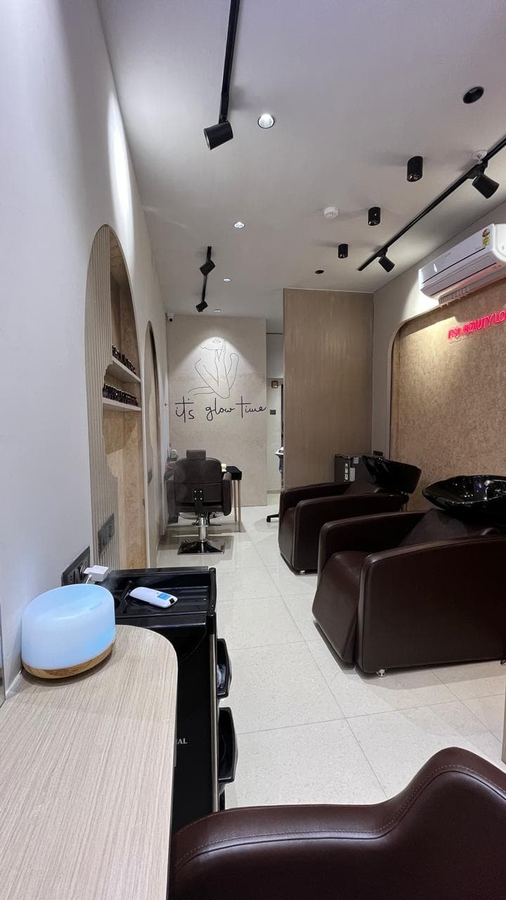 Styling chairs and wash stations inside IPSA